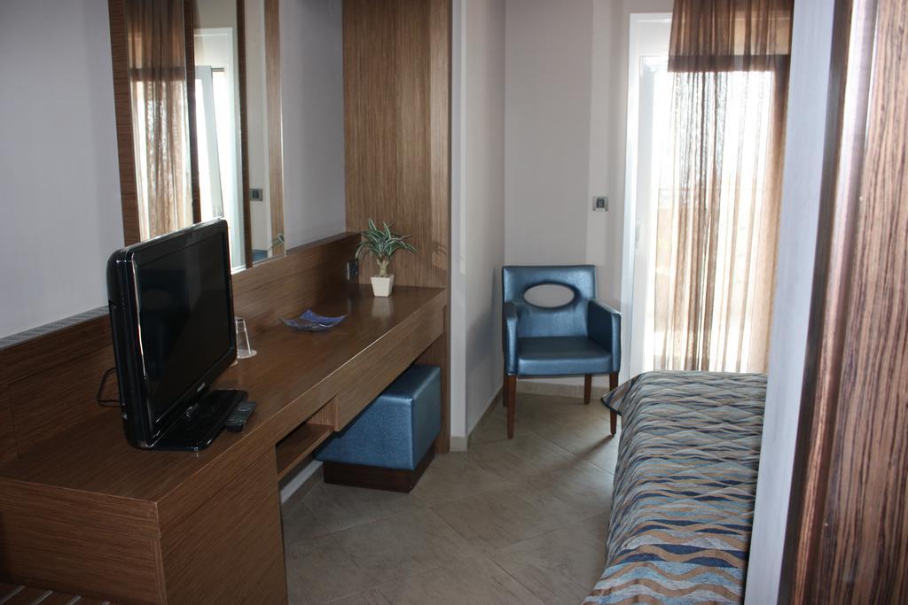 Hotel Cariatis Nea Kallikrateia Exterior photo