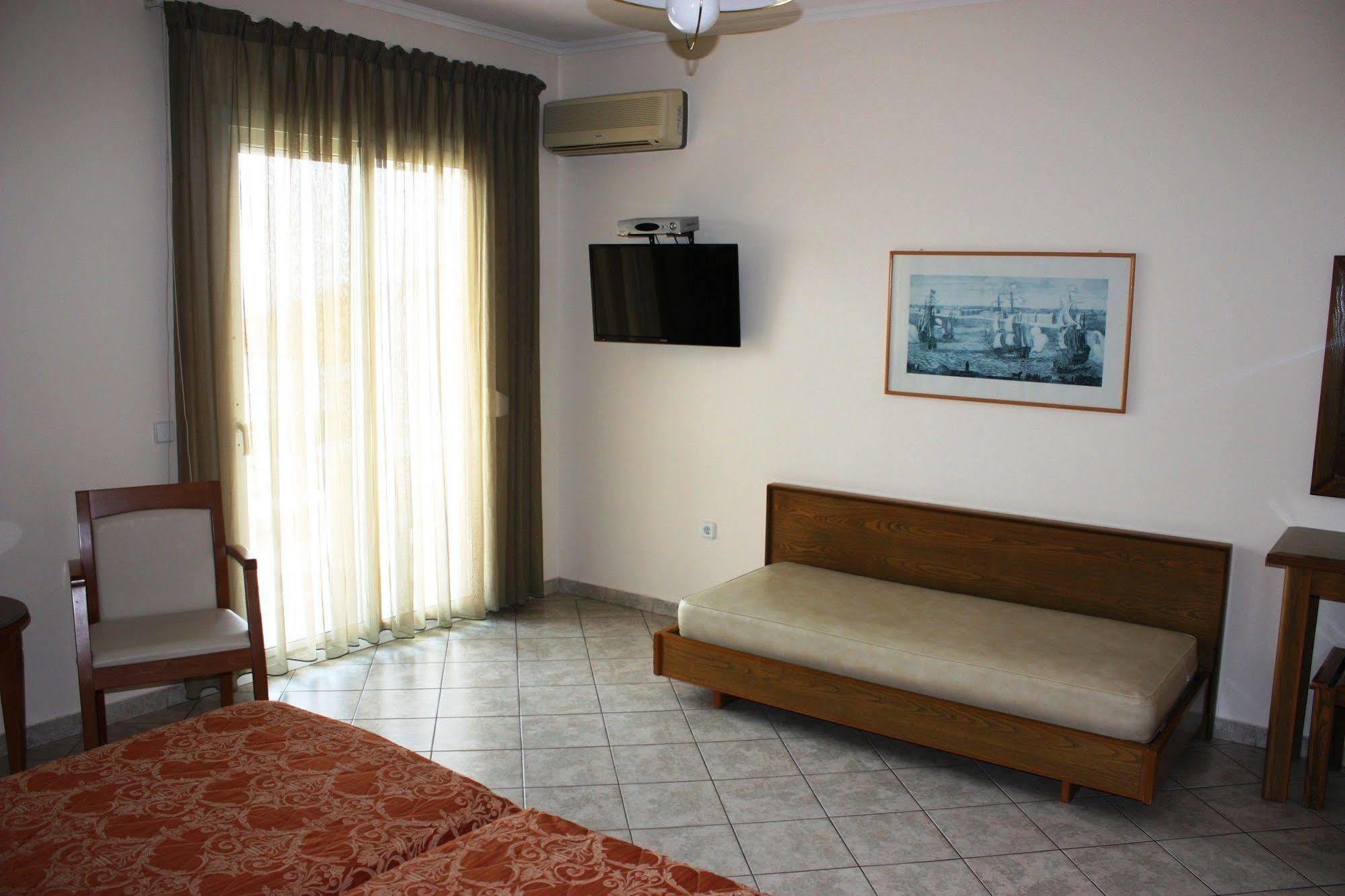 Hotel Cariatis Nea Kallikrateia Exterior photo
